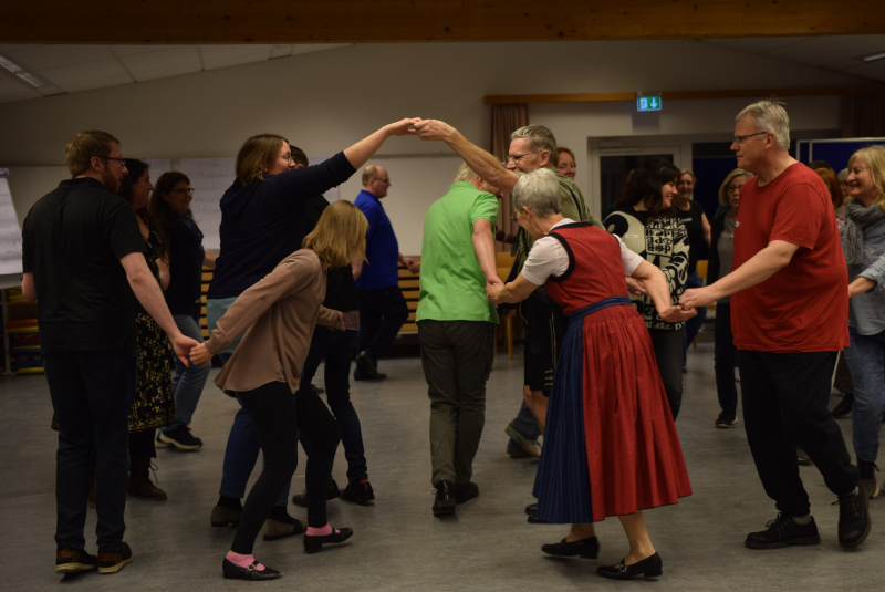 slider-volkstanzlehrgang-2026_07